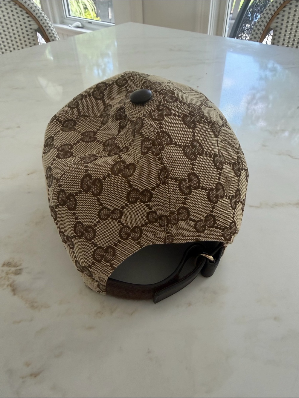 Gucci Brown Monogram Baseball Cap with Green-Red Stripe - Picture 4 of 8